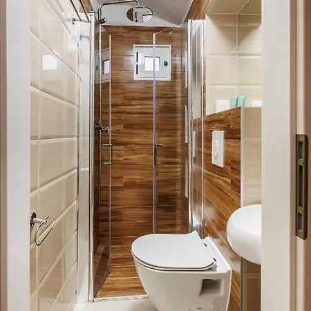 House Mirko- Center Of *