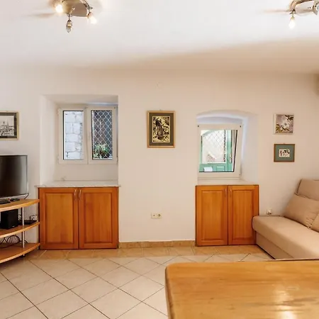 Apartment House Mirko- Center Of